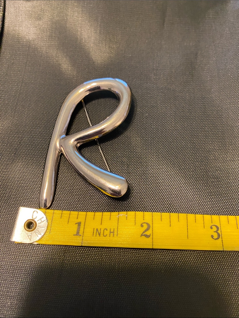 Letter R Pin - Picture 6 of 6